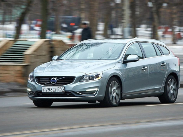 Volvo V60 Plug-in Hybrid фото