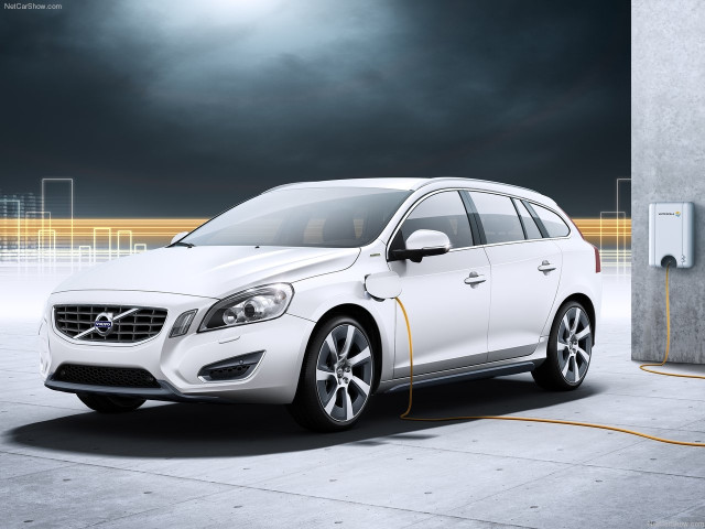 Volvo V60 Plug-in Hybrid фото