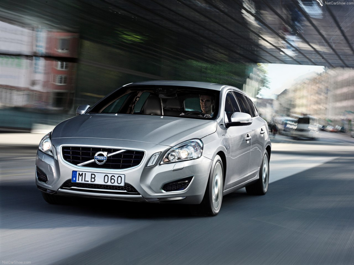 Volvo V60 Plug-in Hybrid фото 90624