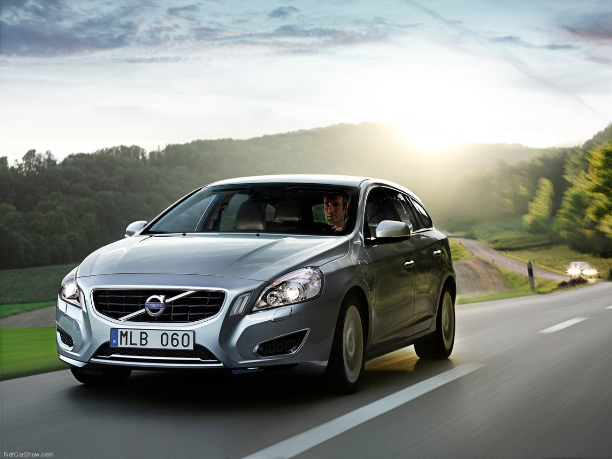 Volvo V60 Plug-in Hybrid фото 90627