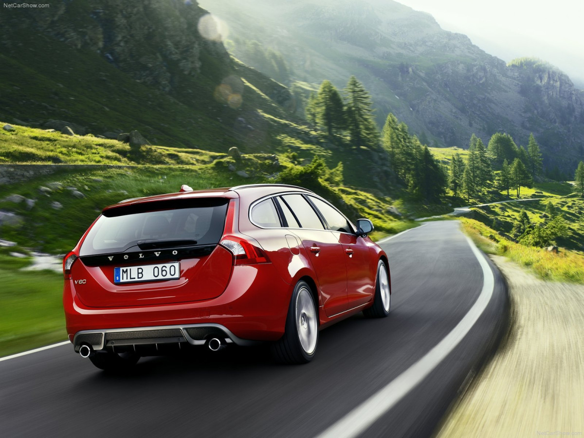 Volvo V60 R-Design фото 78642