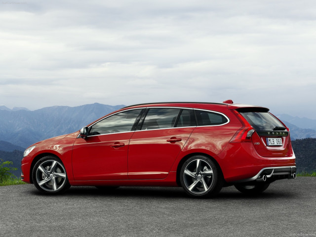 Volvo V60 R-Design фото