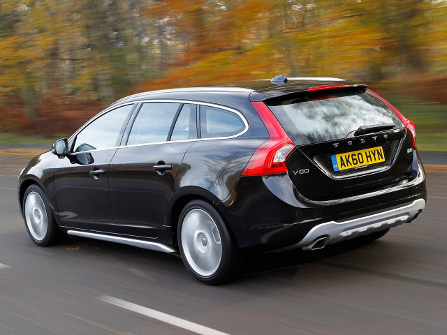 Volvo V60 фото