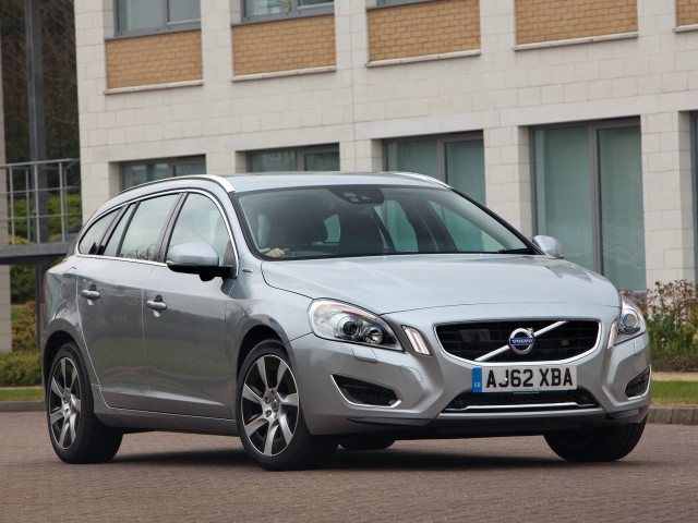 Volvo V60 фото