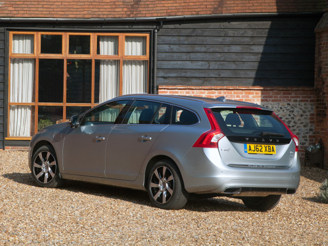 Volvo V60 фото