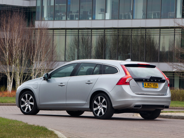 Volvo V60 фото