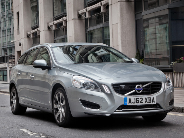 Volvo V60 фото