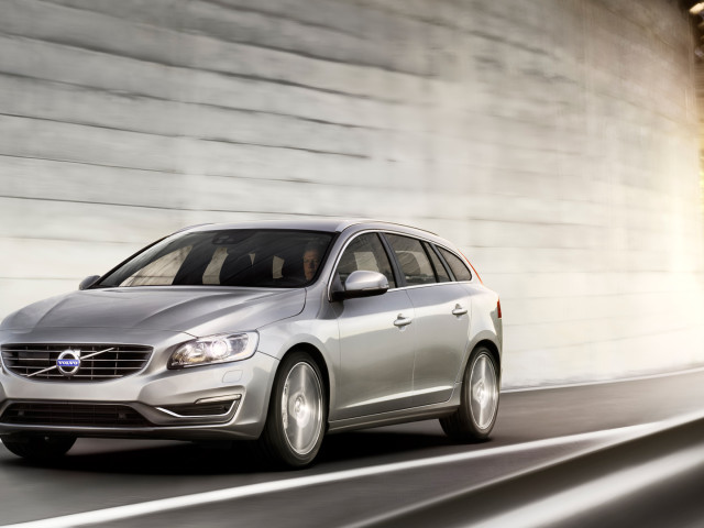 Volvo V60 фото