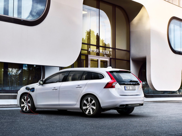 Volvo V60 фото