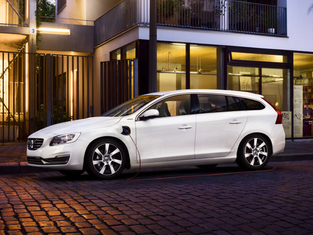 Volvo V60 фото