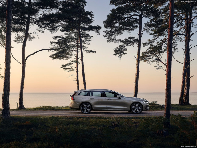 Volvo V60 фото