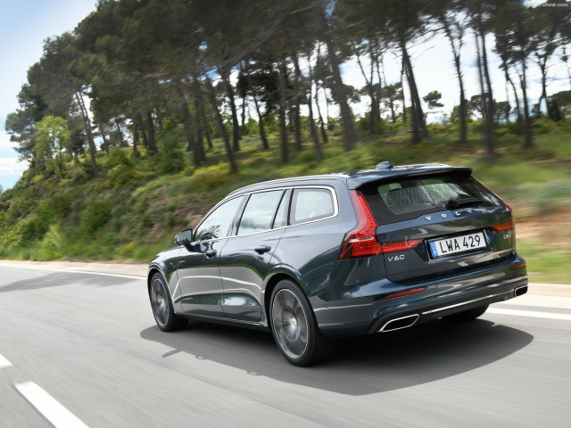 Volvo V60 фото