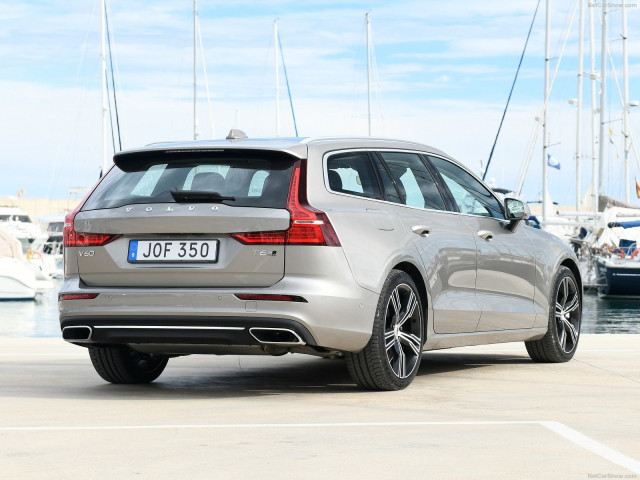 Volvo V60 фото