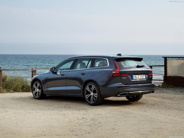 Volvo V60 фото