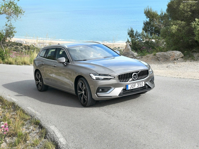 Volvo V60 фото