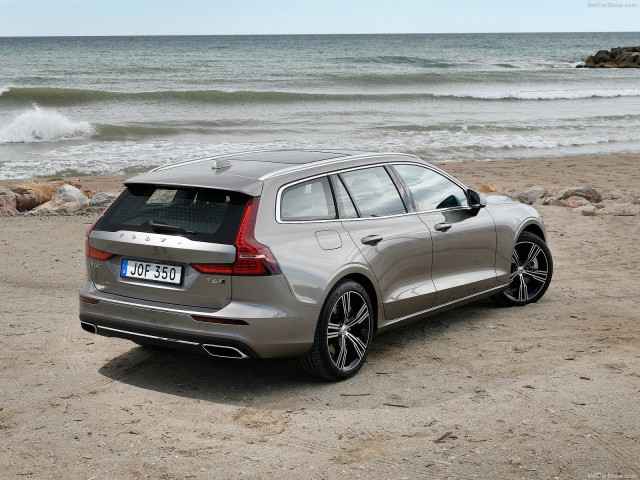 Volvo V60 фото