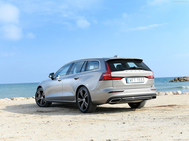 Volvo V60 фото