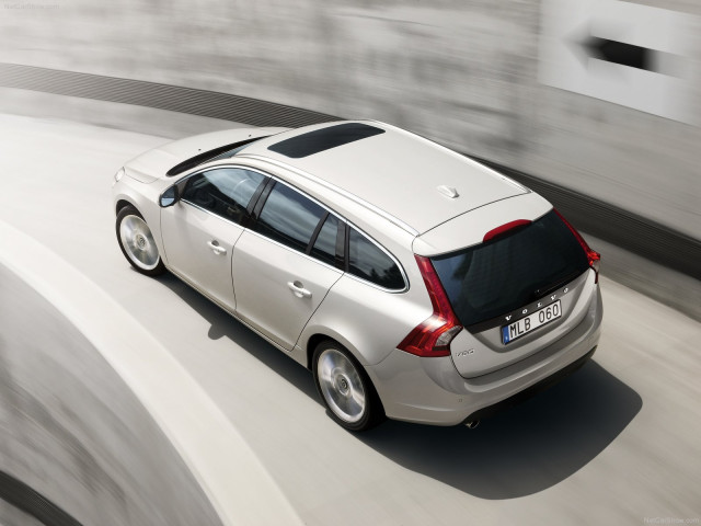 Volvo V60 фото