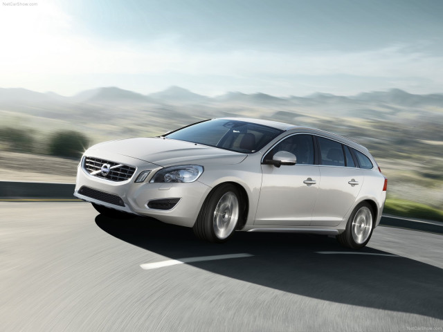 Volvo V60 фото