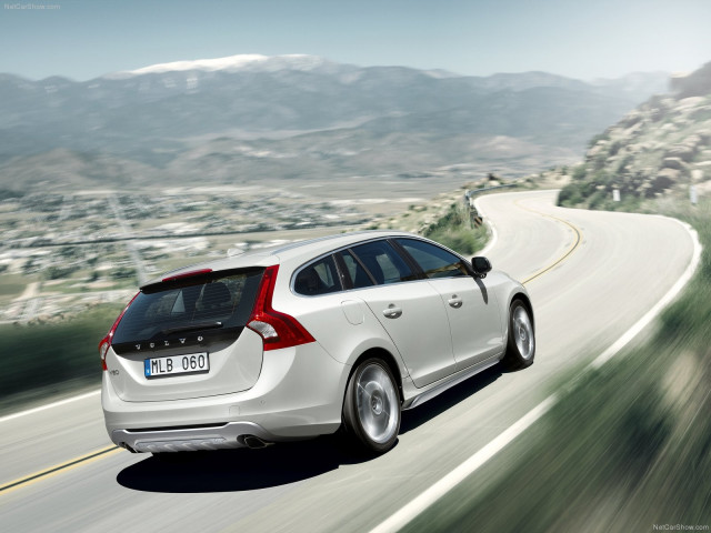 Volvo V60 фото