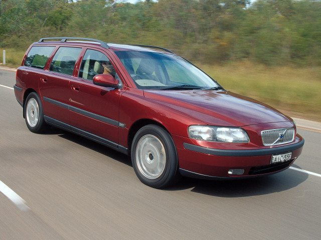 Volvo V70 фото