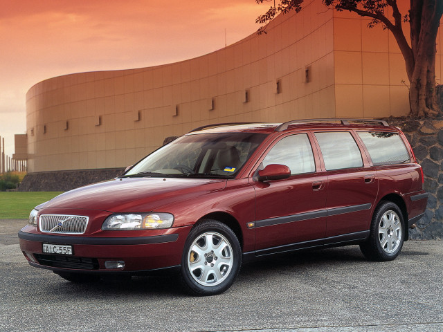 Volvo V70 фото