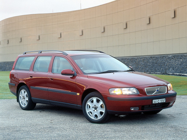 Volvo V70 фото