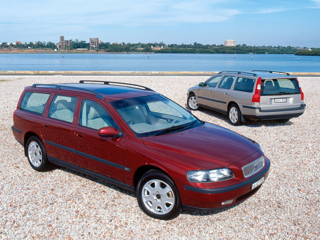 Volvo V70 фото