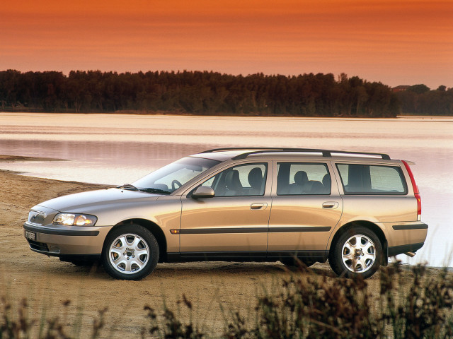 Volvo V70 фото