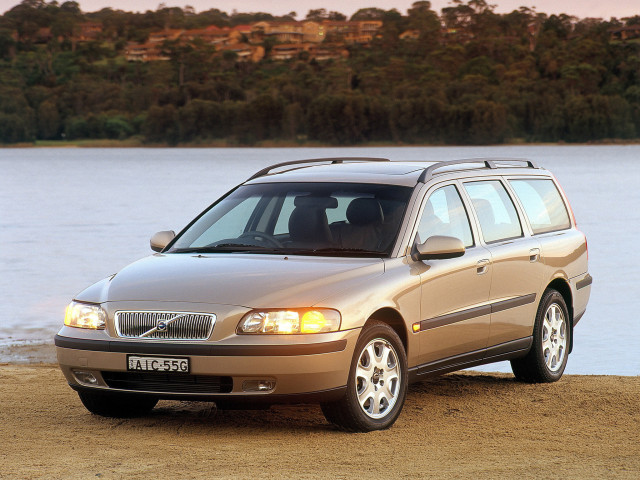 Volvo V70 фото