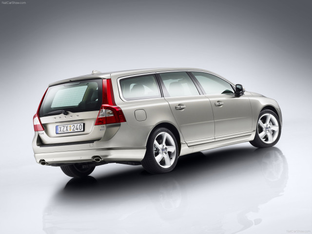 Volvo V70 фото