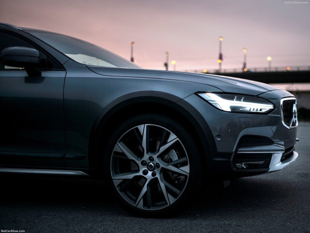 Volvo V90 Cross Country фото