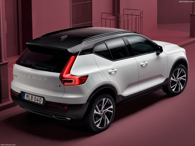 Volvo XC40 фото