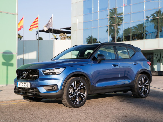 Volvo XC40 фото