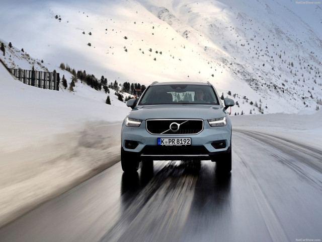 Volvo XC40 фото