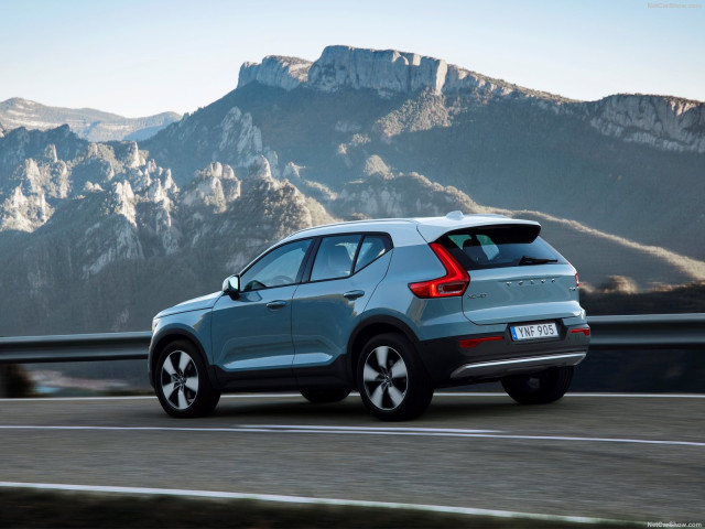 Volvo XC40 фото