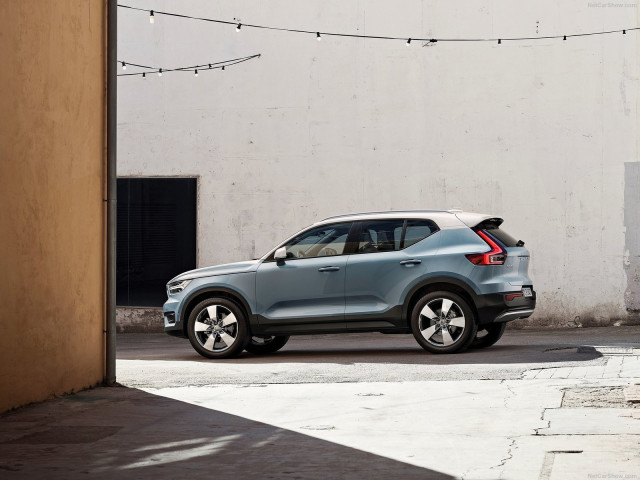 Volvo XC40 фото