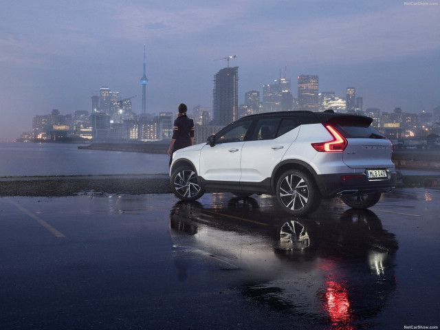 Volvo XC40 фото