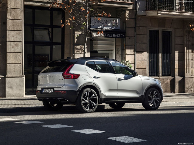 Volvo XC40 фото