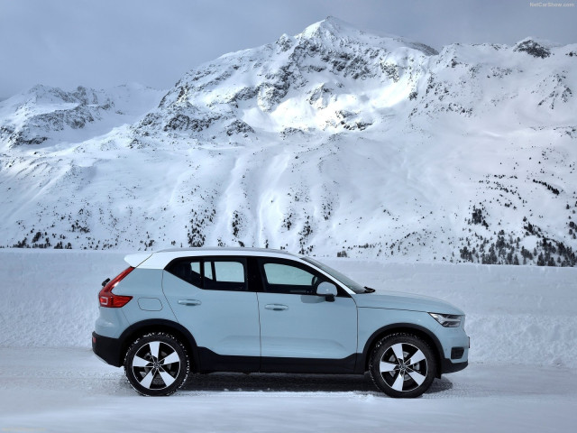 Volvo XC40 фото