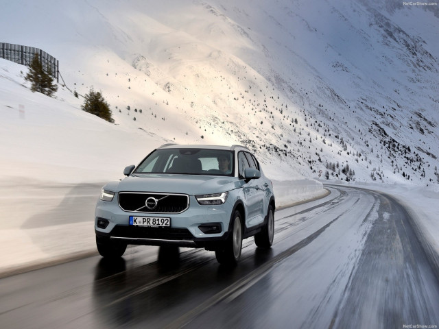 Volvo XC40 фото