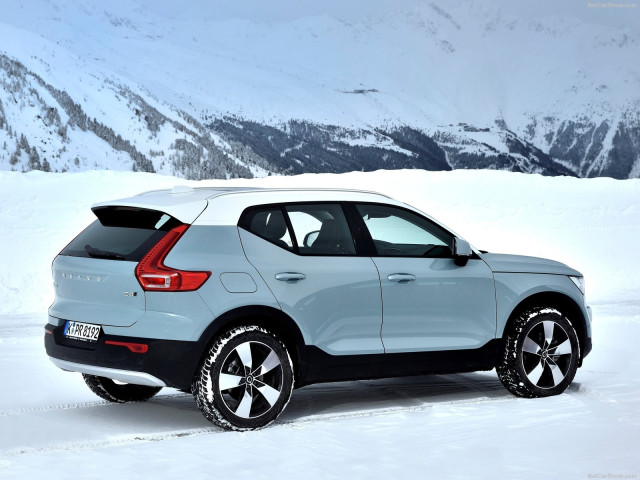 Volvo XC40 фото