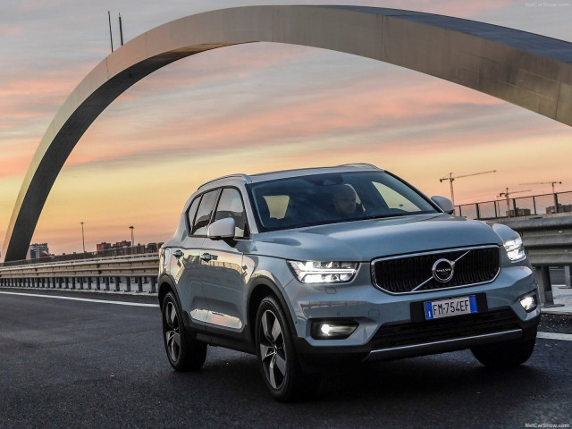 Volvo XC40 фото