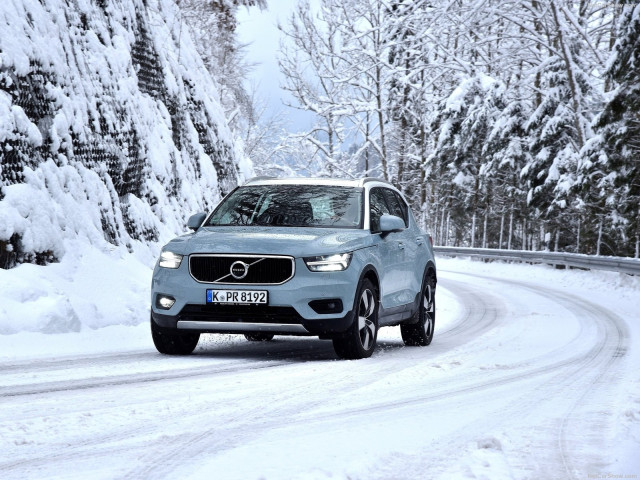 Volvo XC40 фото