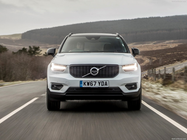 Volvo XC40 фото