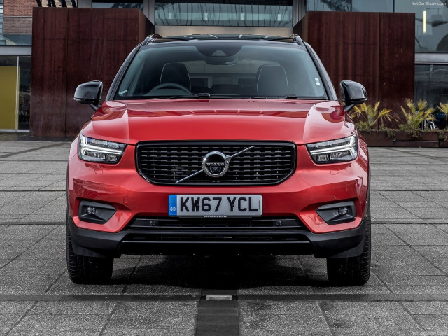 Volvo XC40 фото