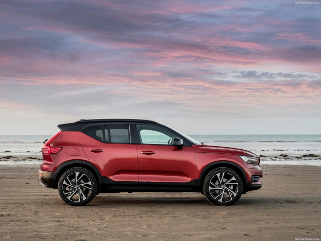 Volvo XC40 фото