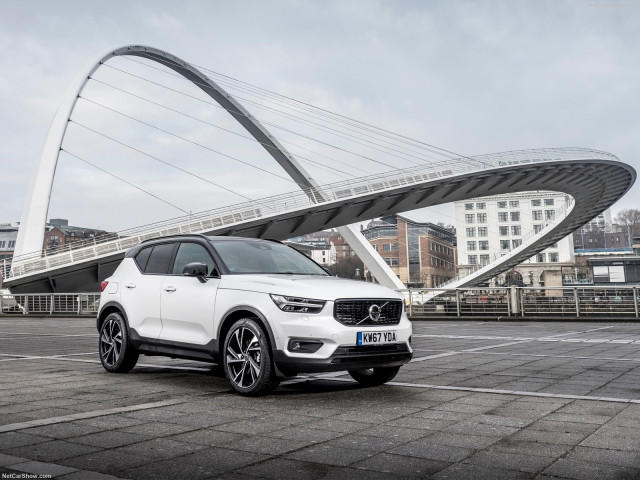 Volvo XC40 фото