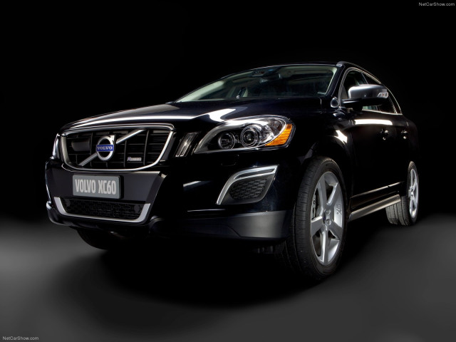 Volvo XC60 R-Design фото