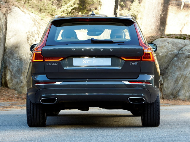 Volvo XC60 фото